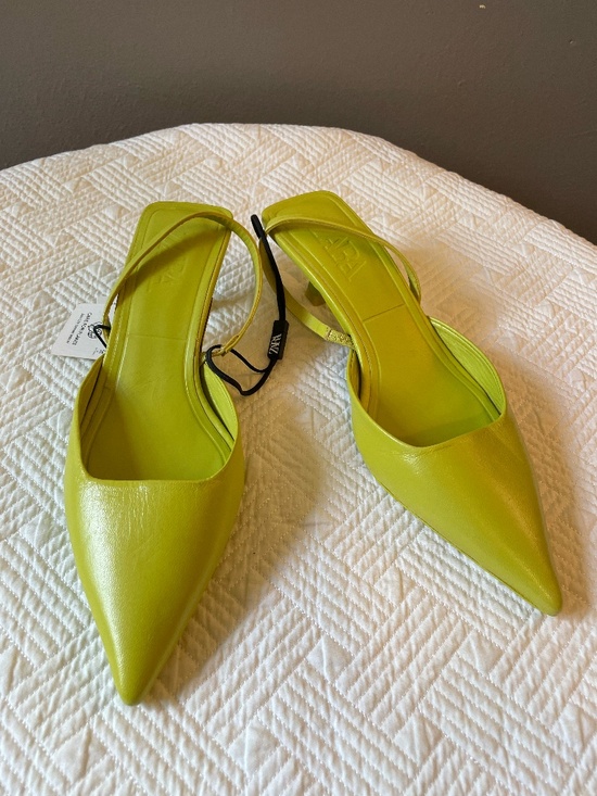 Zara Shoes - Zara Y2K lime green leather slingback kitten heels size 37